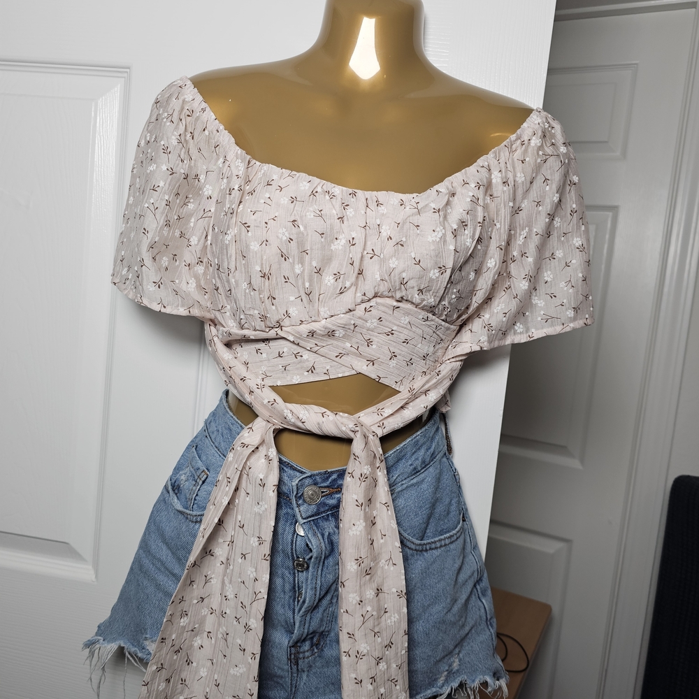 Woman's Light Blush Floral Wrap Crop Top with Tie Front